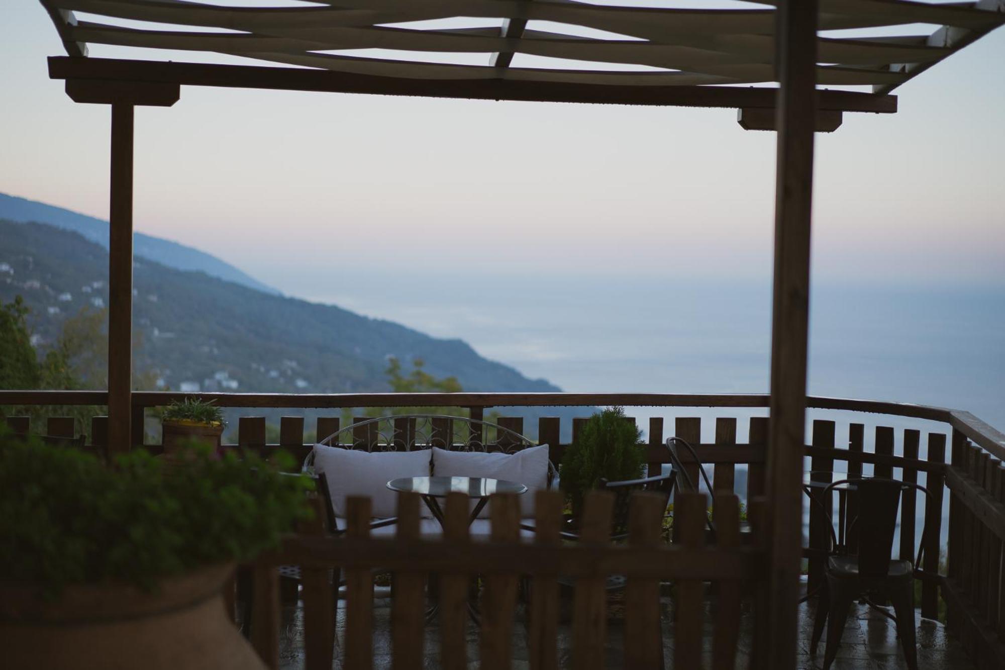 Adama Hotel Mouresi Ngoại thất bức ảnh