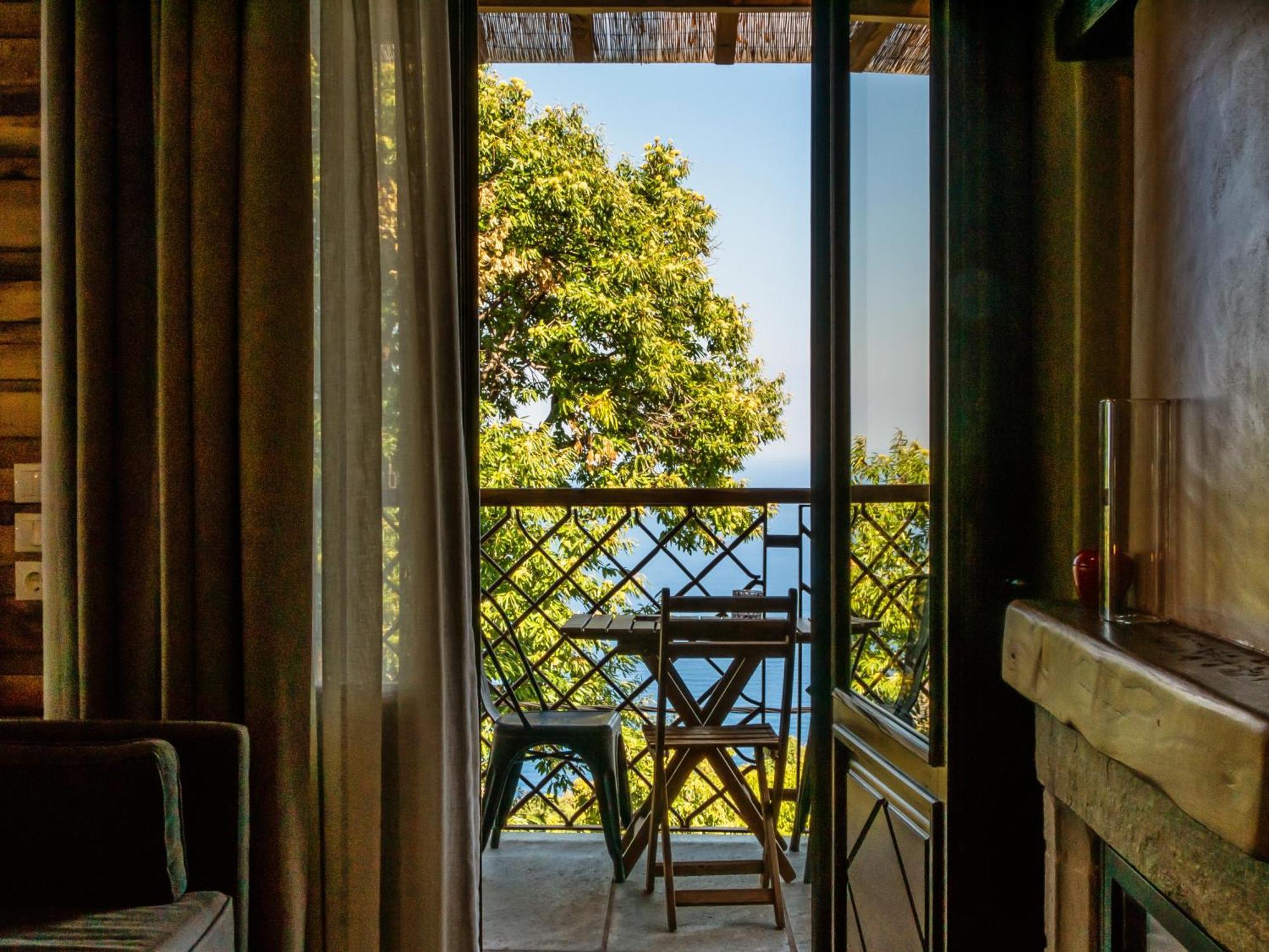 Adama Hotel Mouresi Ngoại thất bức ảnh