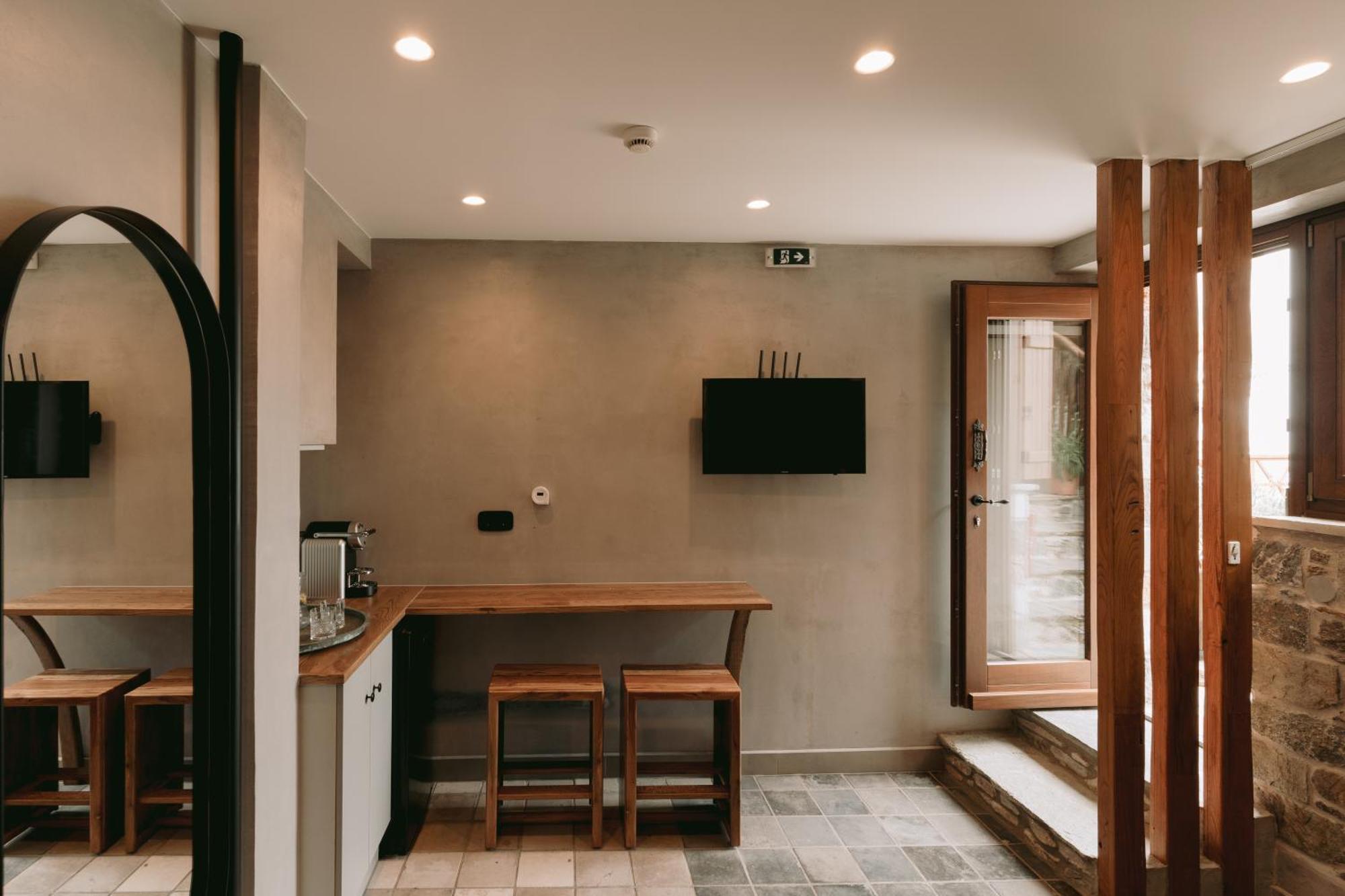 Adama Hotel Mouresi Ngoại thất bức ảnh